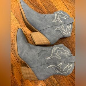 Blue western boots size 8.5